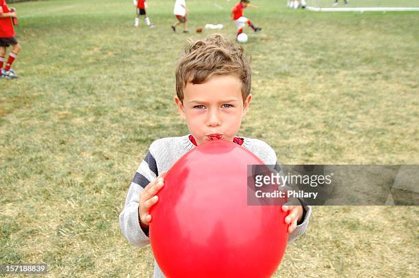 red balloon - balloon kid stockfoto's en -beelden