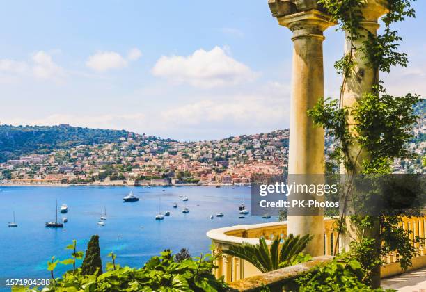 view of villefranche-sur-mer and cap ferrat, côte d'azur, france - riviera francesa imagens e fotografias de stock
