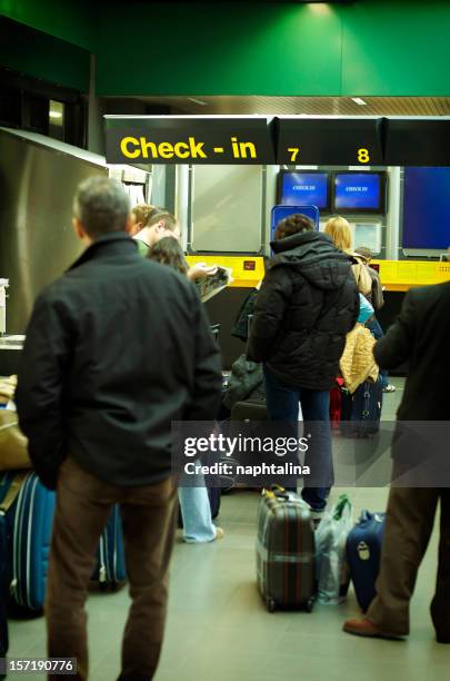 Linear Check In Line For Check In High-Res Stock Photo - Getty Images