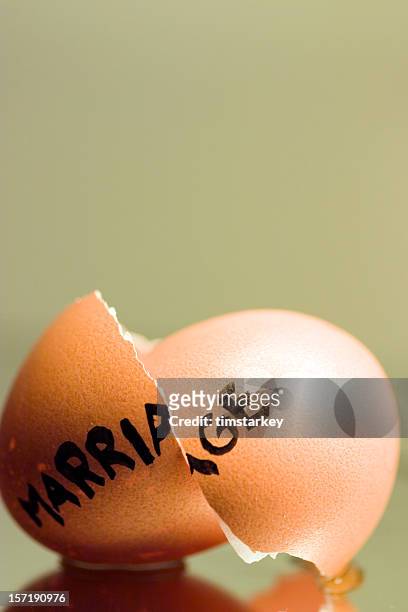 broken mariage - mariage stock pictures, royalty-free photos & images