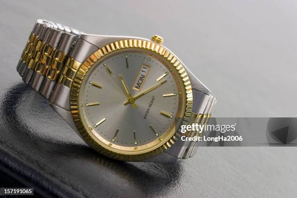 gold watch#2 - luxusuhr stock-fotos und bilder