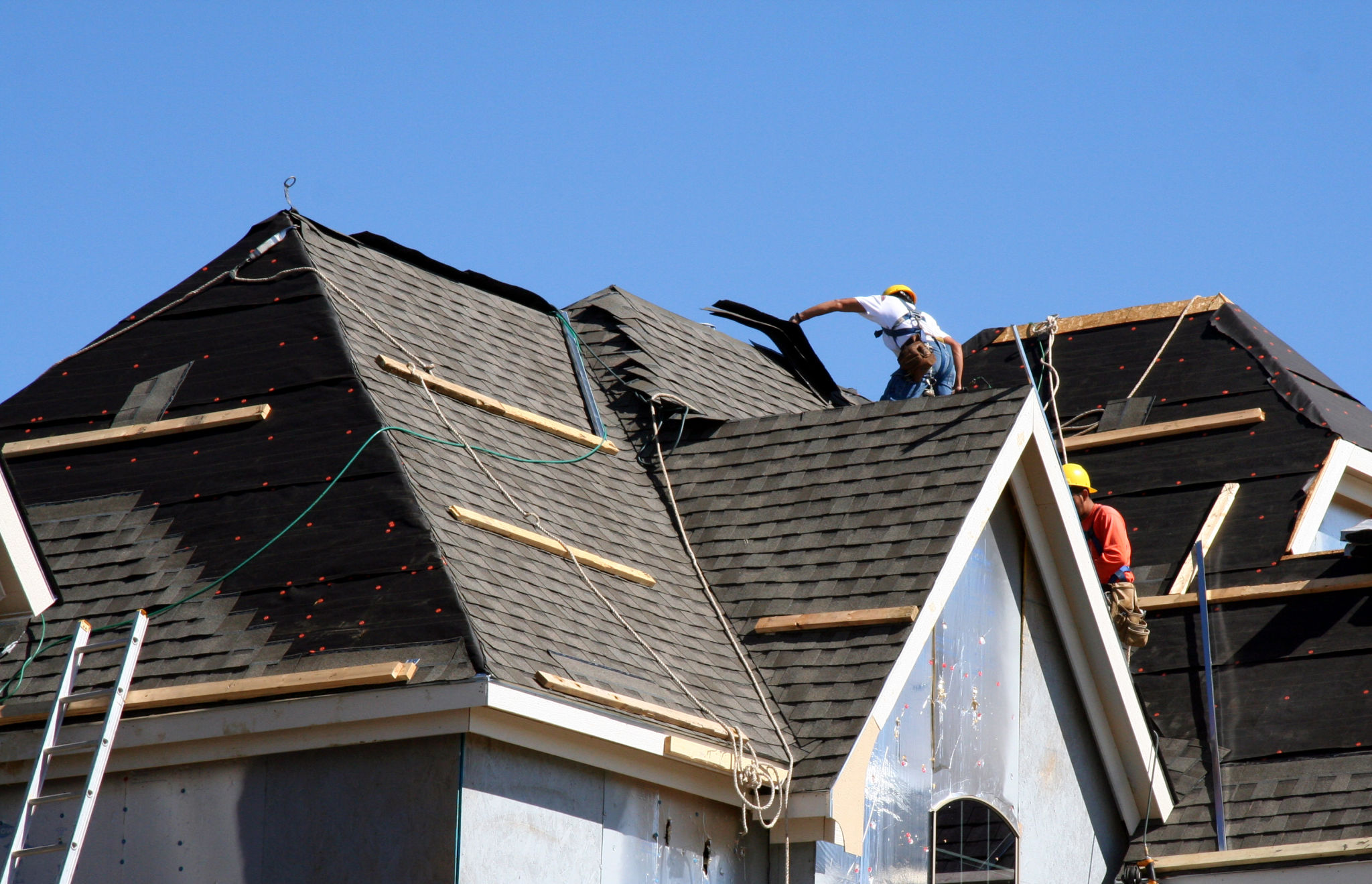 roofing team