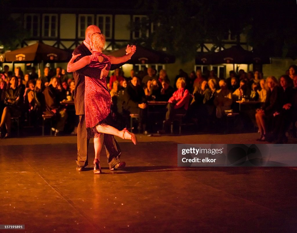 Open air milonga bei Nacht