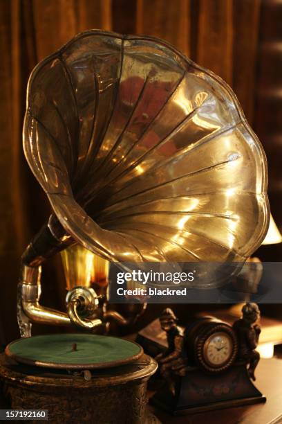 gramophone - gramophone stockfoto's en -beelden