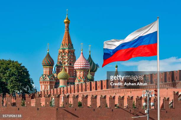 the national flag of the russian federation - moscow imagens e fotografias de stock