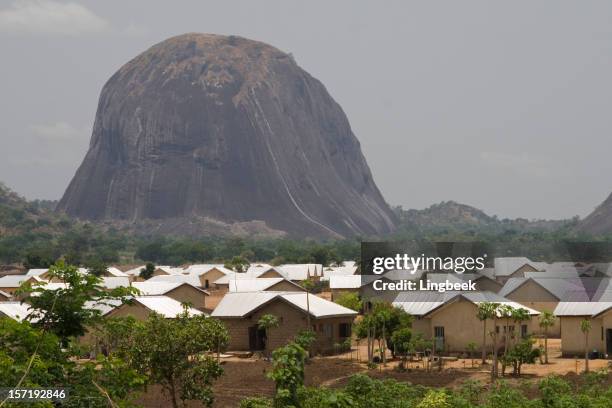zuma rock - abuja stock pictures, royalty-free photos & images