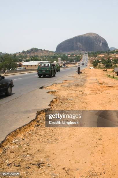 the road to zuma rock - zuma stock pictures, royalty-free photos & images