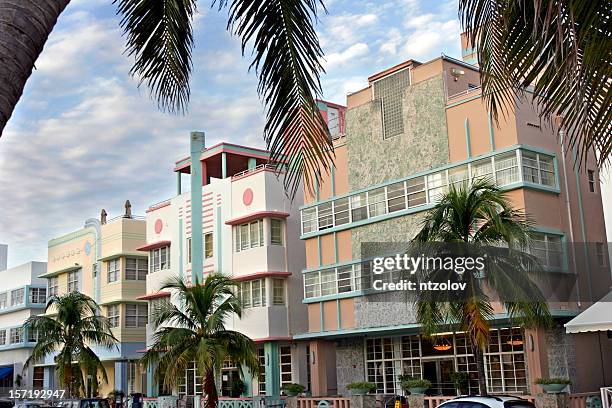 ocean drive - art deco architecture stock-fotos und bilder