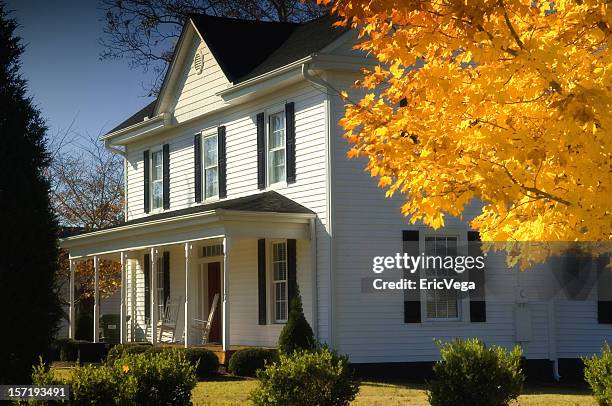 19th century farm house - antebellum 個照片及圖片檔