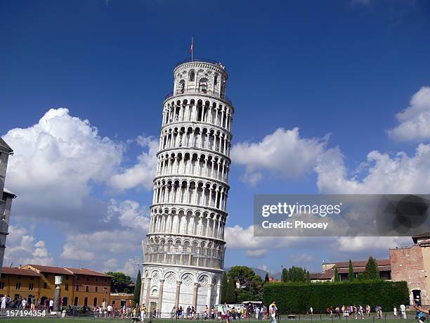 leaning tower of pisa - leaning tower of pisa stockfoto's en -beelden