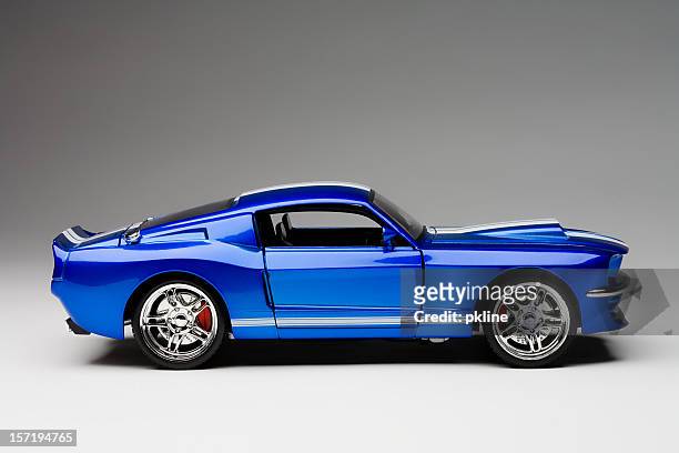 blue sport auto - chroom stock-fotos und bilder