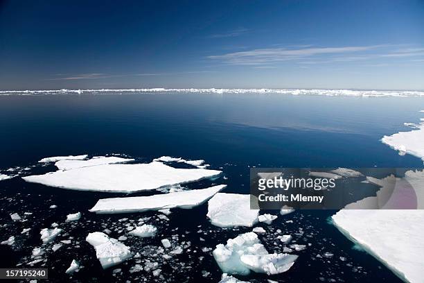 antarktis packeis - breaking the ice stock-fotos und bilder