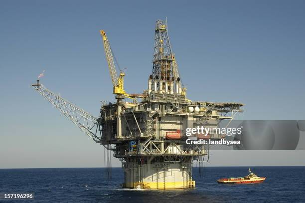 Spar (Platform) Photos and Premium High Res Pictures - Getty Images
