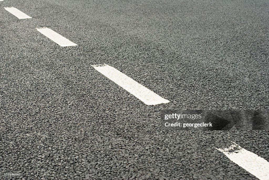 Road Markings: Dividing Line