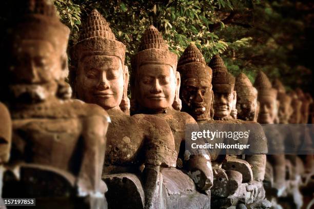 paar gute herren - kambodschanische kultur stock-fotos und bilder