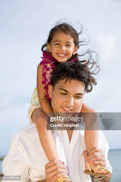 young father with his daughter - honolulu culture stock pictures, royalty-free photos & images