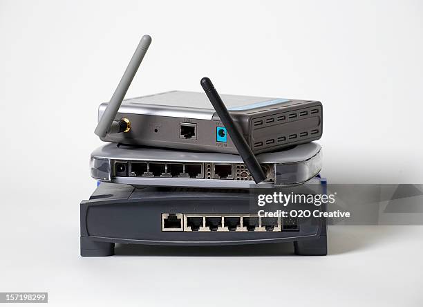 6.121 fotos de stock, fotos en alta resolución e imágenes sobre Router ...