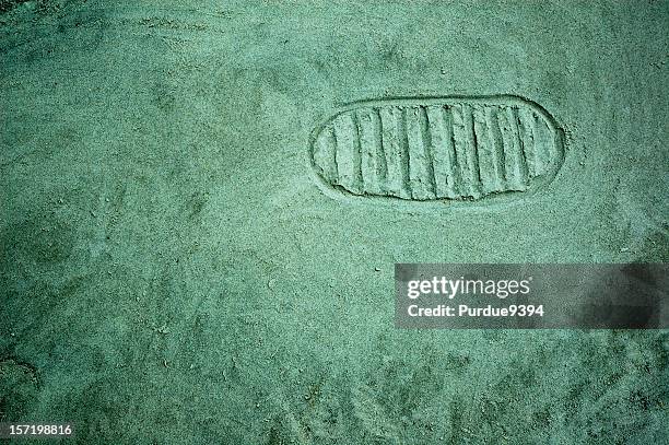 hombre en la luna huella - footprint moon fotografías e imágenes de stock