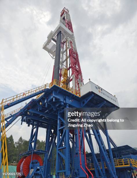 modern drilling equipment at the construction site of china's second 10000 meter deep well - second highest stock pictures, royalty-free photos & images