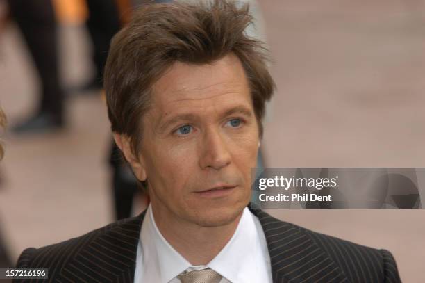 Gary Oldman appears at the premiere of the second Harry Potter film, Leicester Square, London, 30 May 2004.