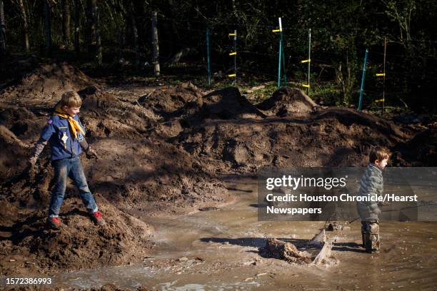 Colton Porter Hunters And Gatherers Photos and Premium High Res Pictures - Getty Images