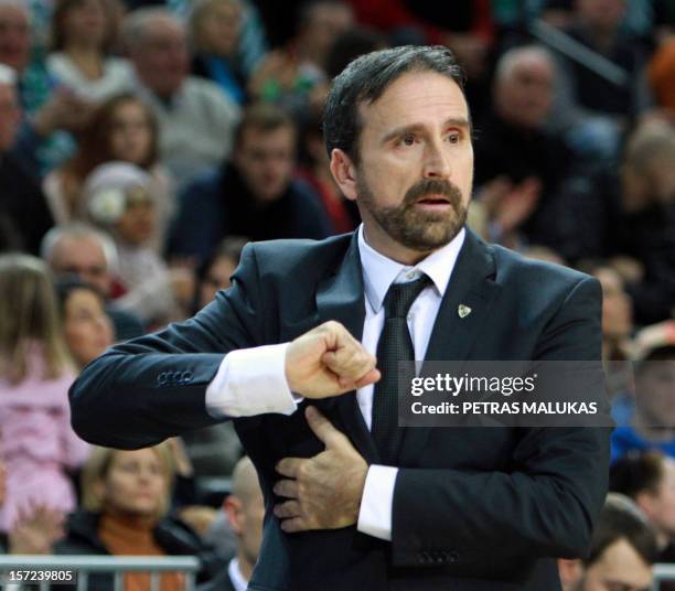 Coach Zalgiris 40 Coach Of Zalgiris Joan Plaza Stock Photos, High-Res Pictures, and ...