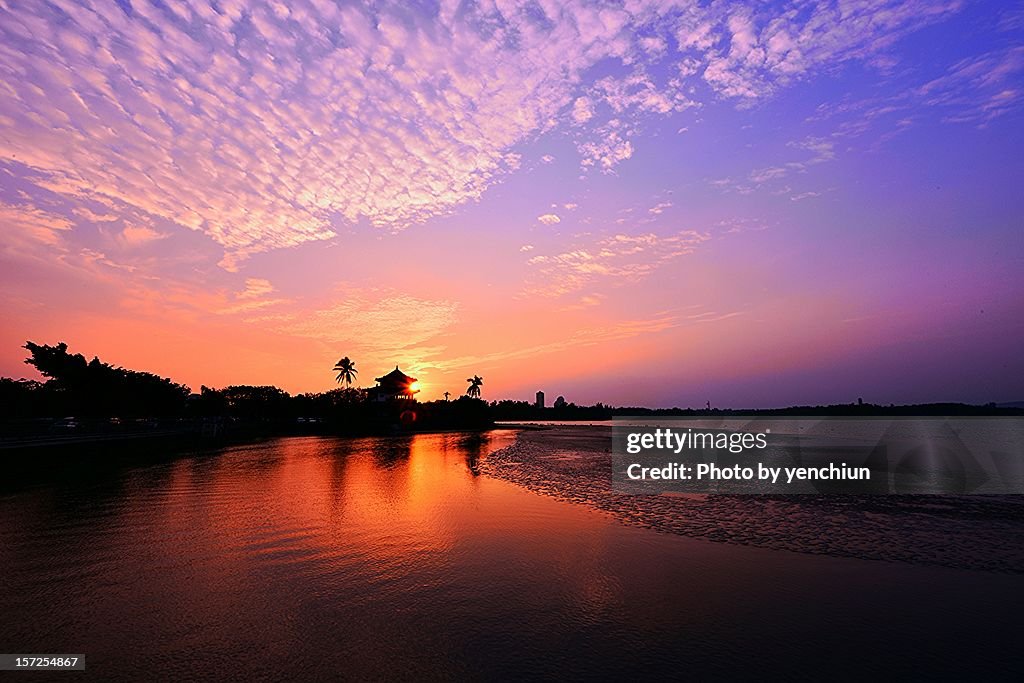 The sunset of Cheng Chin Lake