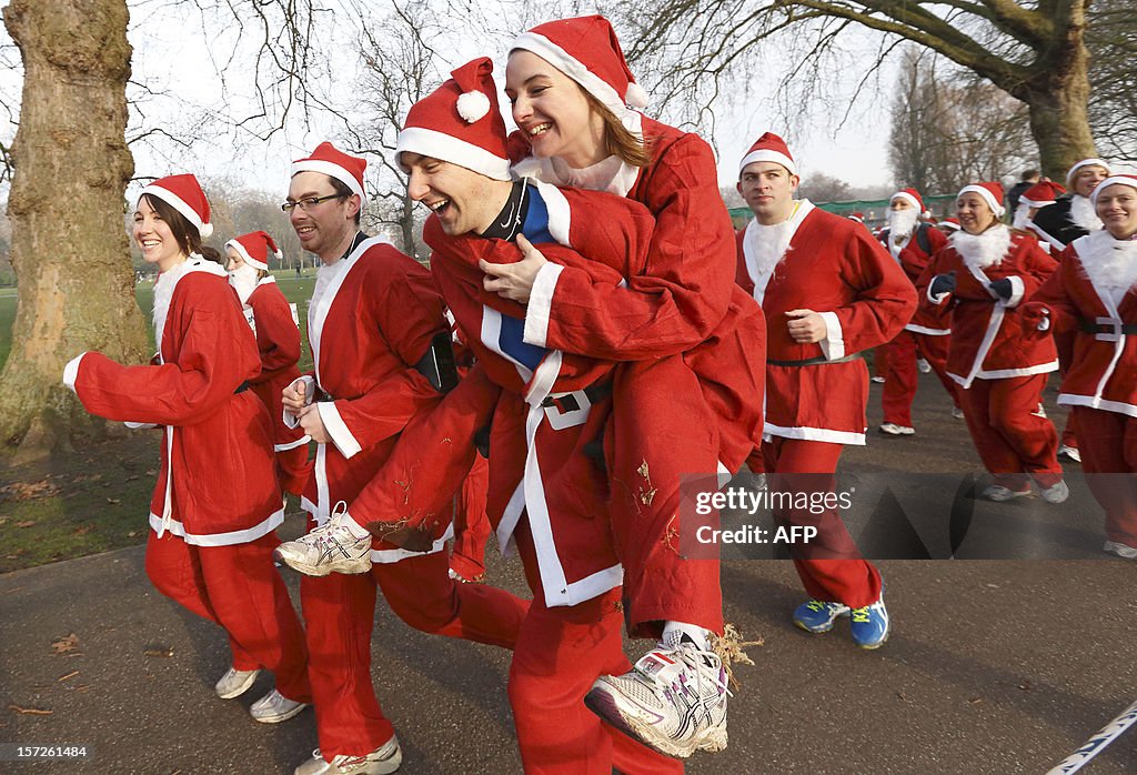 BRITAIN-CHRISTMAS-SANTA-CHARITY