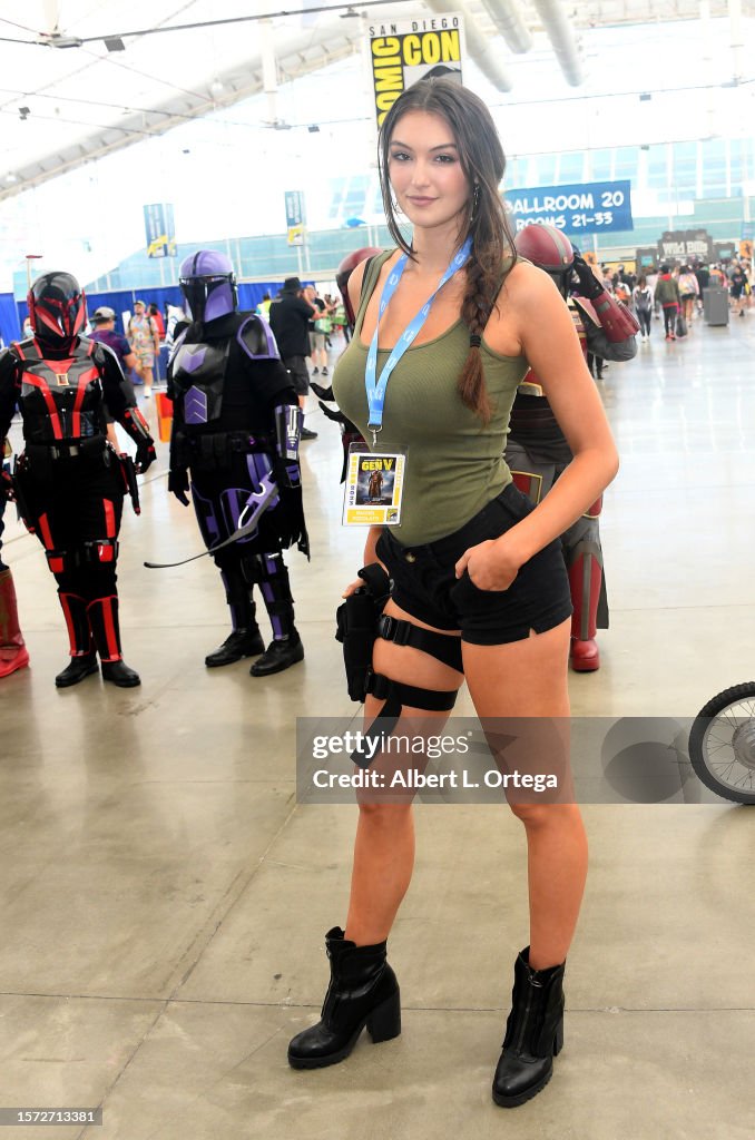 Rachel Pizzolato As Lara Croft Attends 2023 Comic Con International rachel-pizzolato-as-lara-croft-attends-2023-comic-con-international