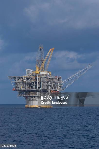 Spar (Platform) Photos and Premium High Res Pictures - Getty Images