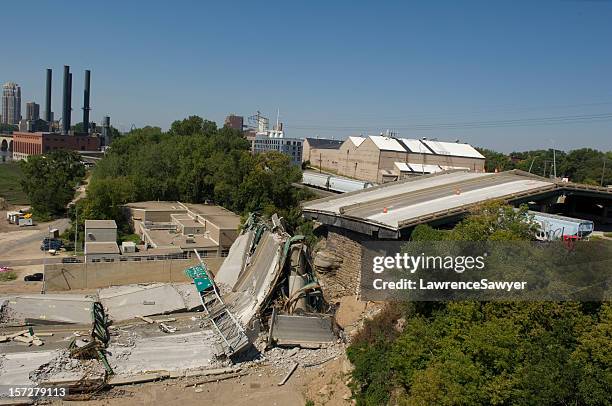 minneapolis bridge collapse clean-up - collapsing bridge stock pictures, royalty-free photos & images