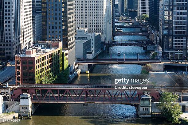 chicago river bridges - chicago river stock pictures, royalty-free photos & images