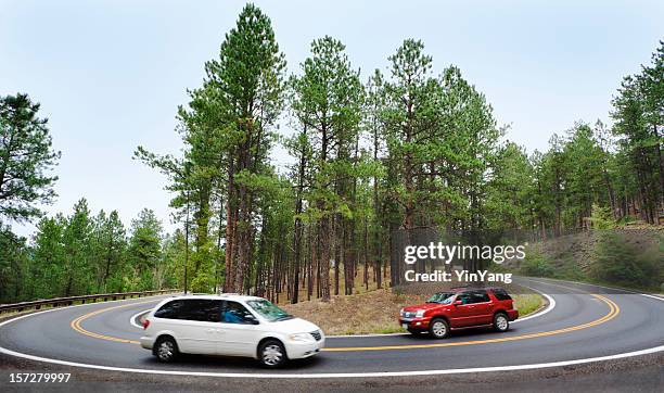 voiture, véhicule utilitaire sport conduite sur route de montagne virage en épingle à cheveux - dakota du sud photos et images de collection