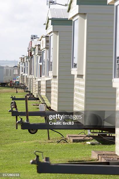 row of mobile homes with hitches - garden district new orleans stock pictures, royalty-free photos & images