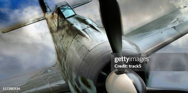 retrò in stile tedesco fock-wulf 190 ii guerra mondiale caccia in azione - wwii fighter plane foto e immagini stock