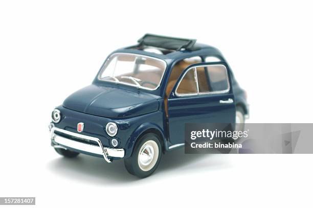 fiat 500 auto giocattolo piccolo - toy car foto e immagini stock