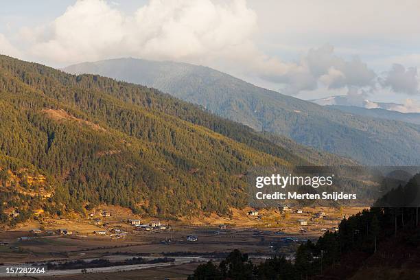 jakar valley - bumthang fotografías e imágenes de stock