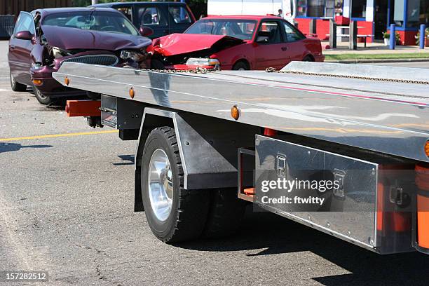 accident 4 - tow truck stock pictures, royalty-free photos & images