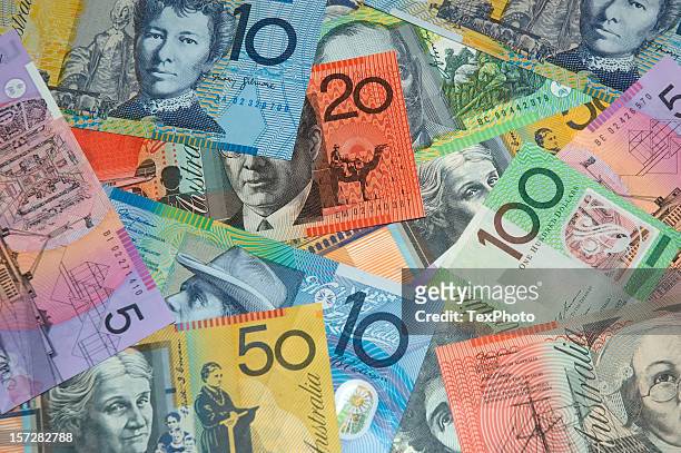 different amounts of australian currency  - australian dollars stockfoto's en -beelden
