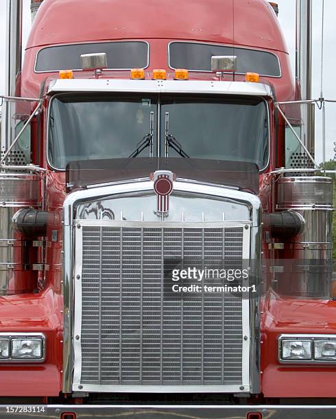 semi truck head on - vehicle grille stock pictures, royalty-free photos & images