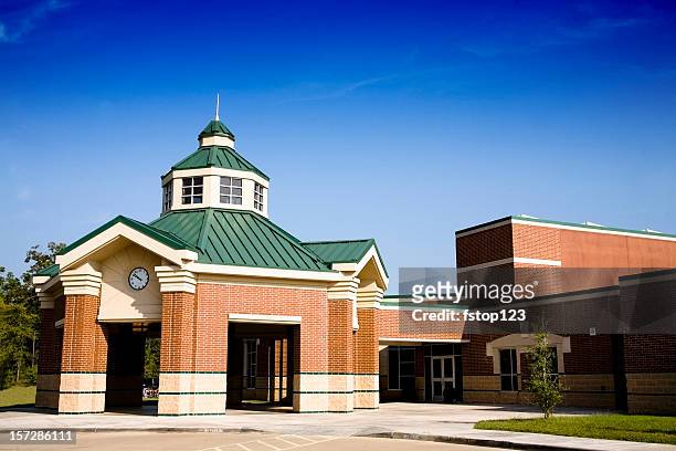 education: front of elementary school building. empty, no people. rotunda. - elementary school building stock pictures, royalty-free photos & images