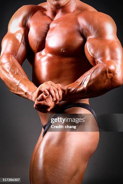body builder oberkörper - steroid stock-fotos und bilder