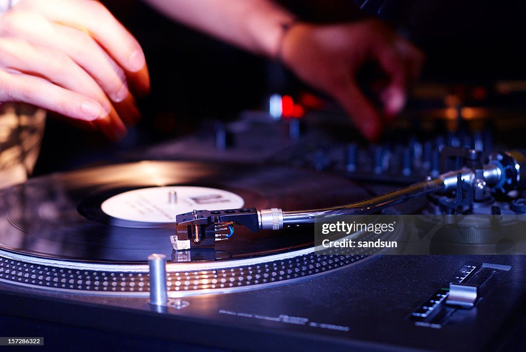 DJ