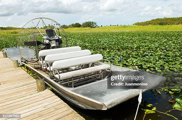 everglades swamp motorboat - airboat stock pictures, royalty-free photos & images