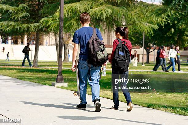 amore scuola northridge california csun coppia eterosessuale - university of california foto e immagini stock