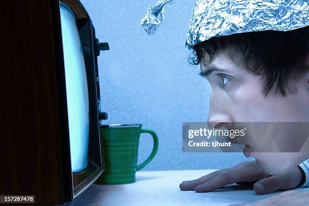 paranoid - technofobie stockfoto's en -beelden