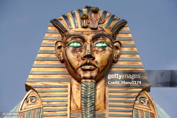 pharaoh statue - egypt tomb stock pictures, royalty-free photos & images