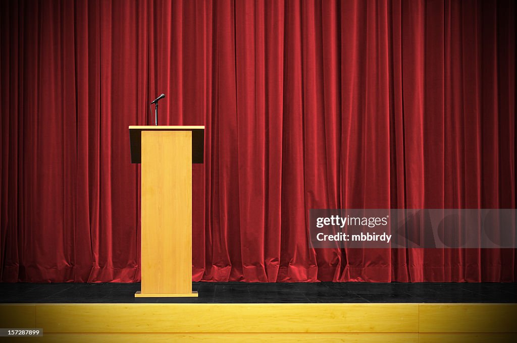 Business-Konferenz mit Tribüne