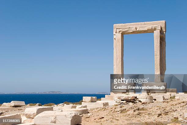 temple of apollo - naxos stockfoto's en -beelden