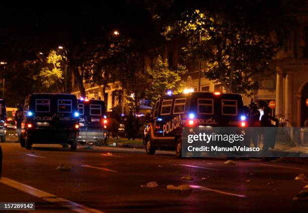 polizei autos in der nacht - provinz madrid stock-fotos und bilder